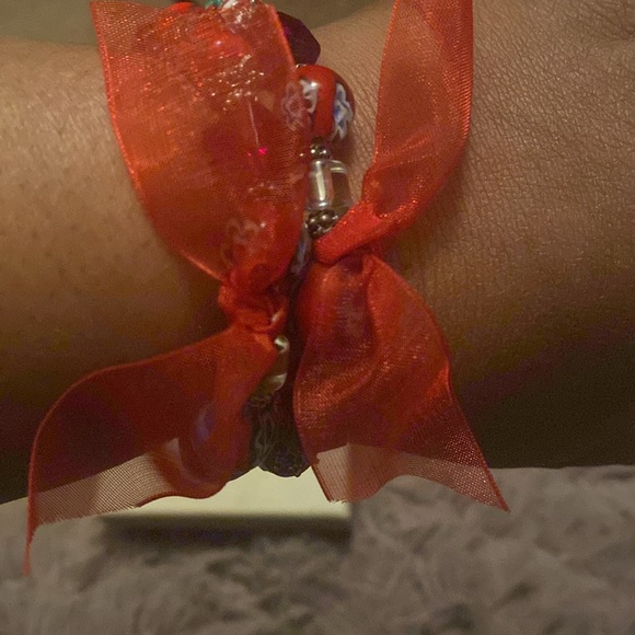 Beautifully made Christmas inspired bracelet set. Gift one to someone you love❤️ - Picture 4 of 5